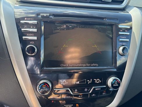 Used 2019 Nissan Murano S AWD/4WD image 14