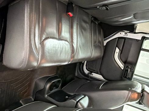 Used 2016 Jeep Wrangler Unlimited Sahara w/ Connectivity Group AWD/4WD image 18