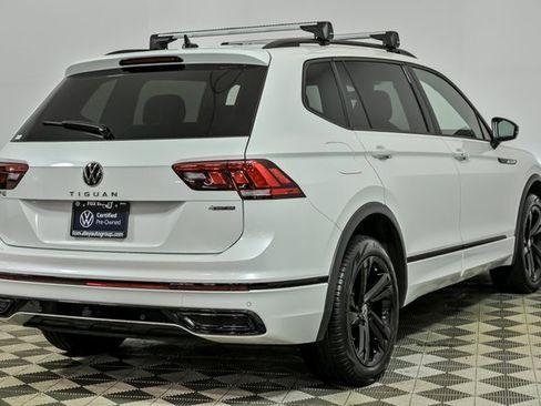 Certified 2024 Volkswagen Tiguan SE R-Line image 7