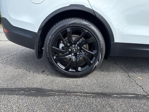 New 2025 Land Rover Discovery S image 25