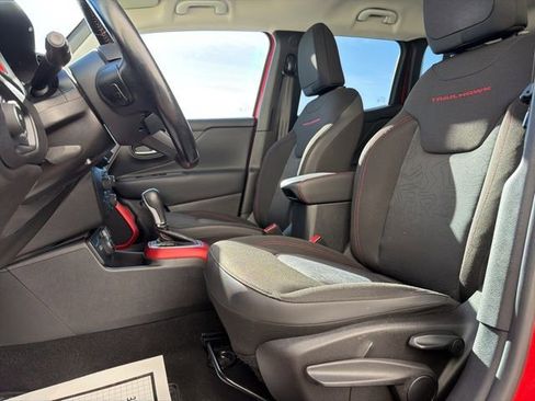 Used 2018 Jeep Renegade Trailhawk w/ Cold Weather Group II image 14