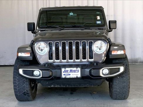 Used 2021 Jeep Gladiator Overland w/ Popular Equipment Package image 3
