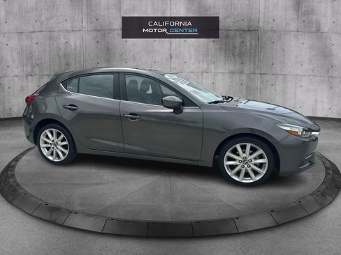 Used 2017 MAZDA MAZDA3 Touring FWD image 4