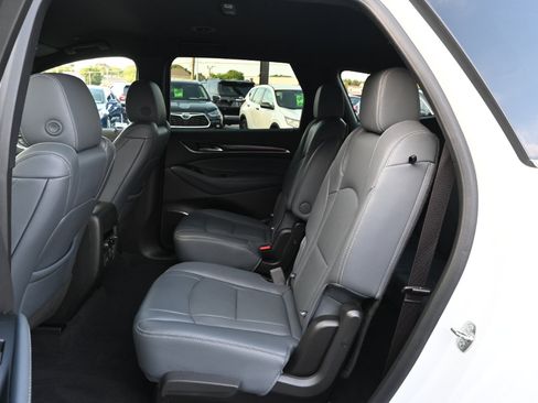 Used 2024 Buick Enclave Premium image 21