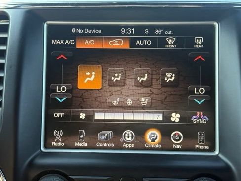 Used 2014 Jeep Grand Cherokee Overland w/ Advanced Technology Group AWD/4WD image 29