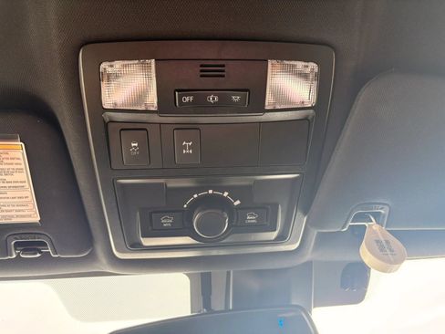 Used 2018 Toyota Tacoma TRD Off-Road w/ Technology Package AWD/4WD image 20