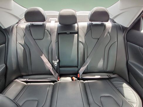 Used 2022 Hyundai Elantra Limited w/ Cargo Package FWD image 18