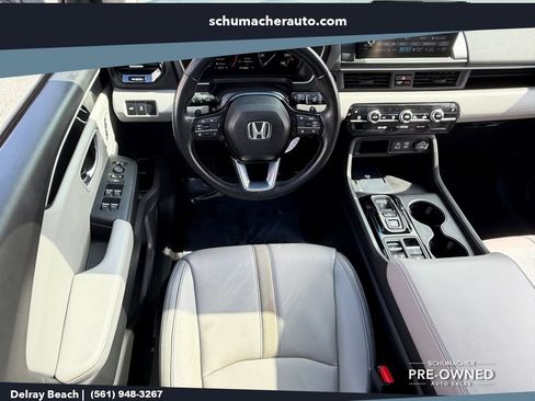 Used 2023 Honda Pilot Touring image 13