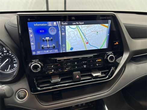 Used 2021 Toyota Highlander Limited image 32