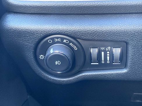 New 2026 Chrysler Pacifica Limited image 22