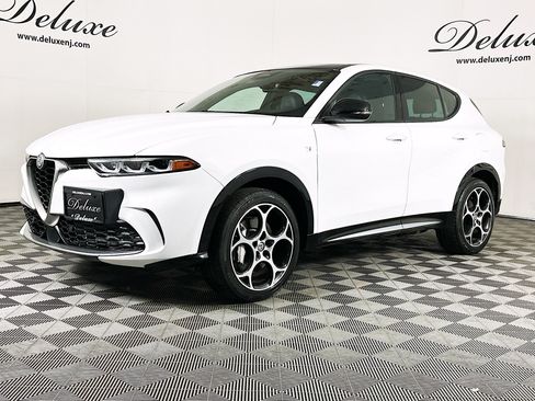 Used 2024 Alfa Romeo Tonale Ti AWD/4WD image 3