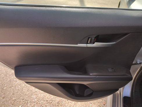 Used 2023 Toyota Camry SE FWD image 6