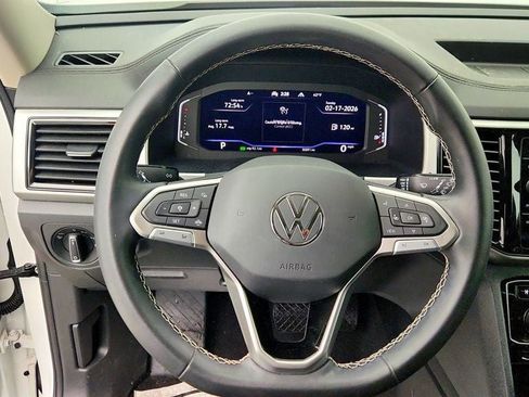 Used 2023 Volkswagen Atlas SE image 12