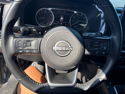Used 2022 Nissan Pathfinder SV FWD image 23