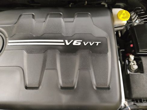 Used 2019 Jeep Cherokee Limited w/ Luxury Group image 30