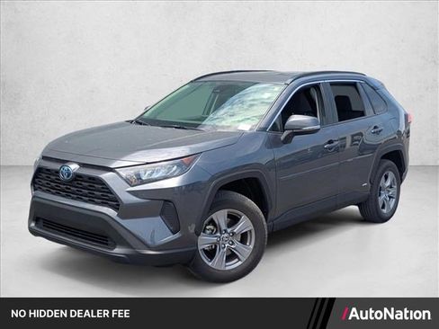 Used 2022 Toyota RAV4 LE AWD/4WD image 1