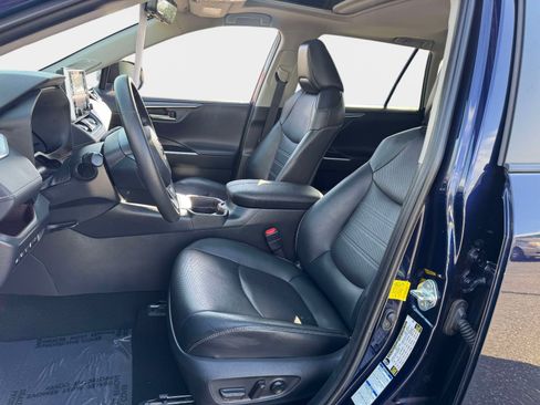 Used 2019 Toyota RAV4 Limited w/ Advanced Technology Package AWD/4WD image 13