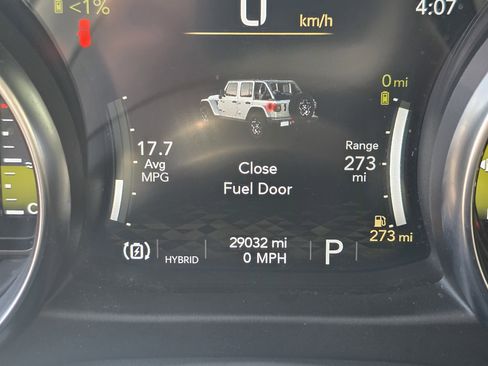 Used 2022 Jeep Wrangler Unlimited Sahara image 34