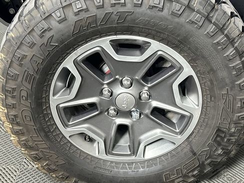 Used 2023 Jeep Gladiator Mojave AWD/4WD image 10