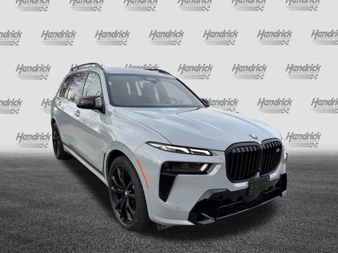Certified 2025 BMW X7 M60i w/ Executive Package image 2
