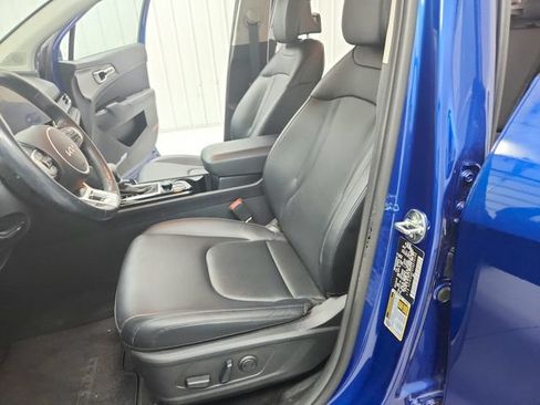 Used 2025 Kia Sportage EX FWD image 19