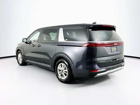 Used 2024 Kia Carnival LX image 5