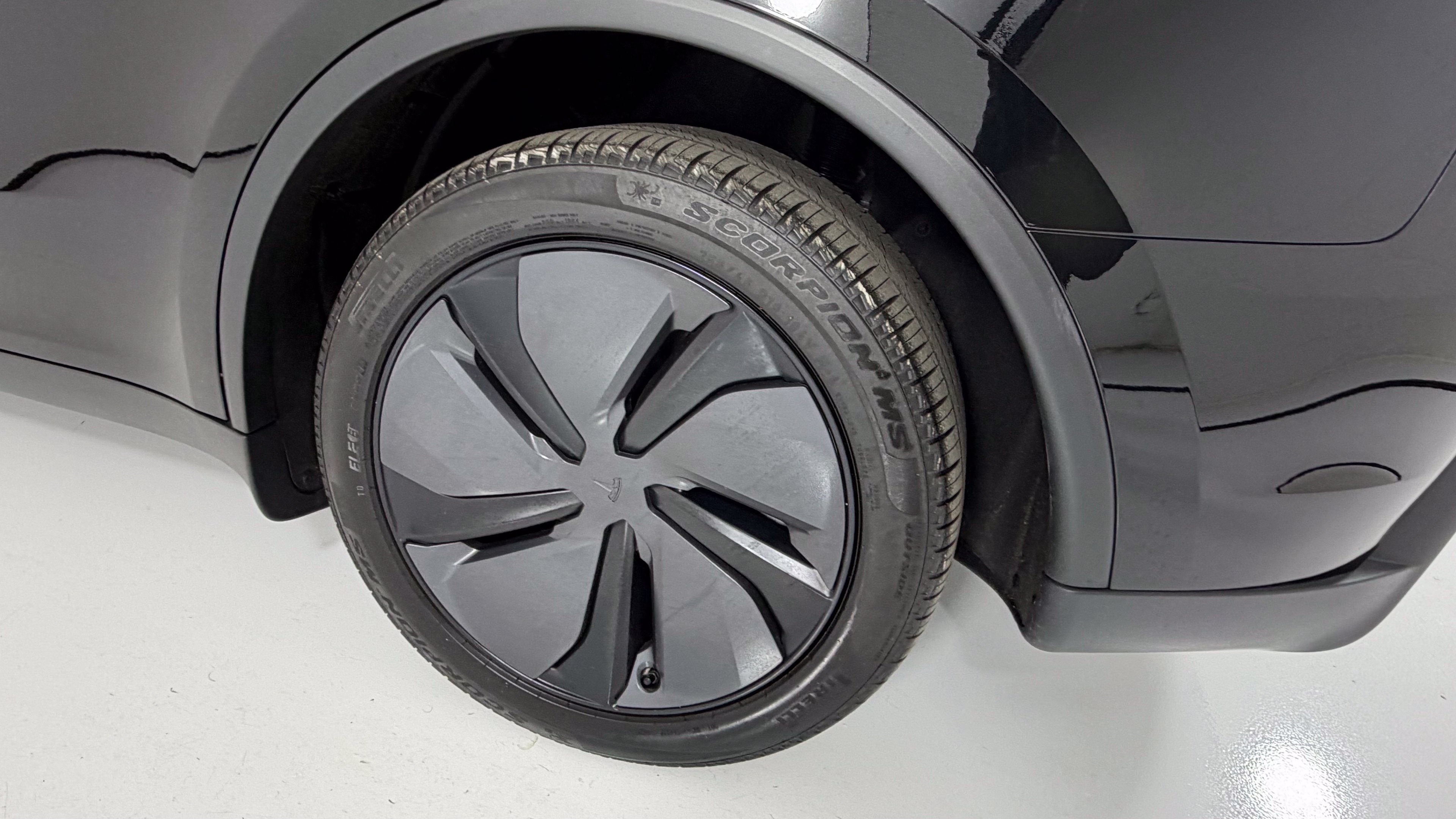 Used 2026 Tesla Model Y Long Range RWD image 13