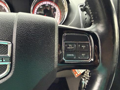 Used 2019 Dodge Grand Caravan SXT FWD image 22