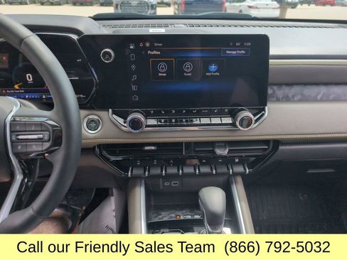 Used 2024 Chevrolet Colorado ZR2 w/ ZR2 Bison Edition AWD/4WD image 21