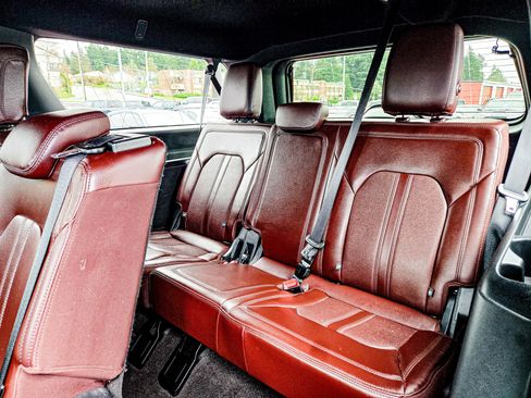 Used 2023 Ford Expedition Max Limited image 13