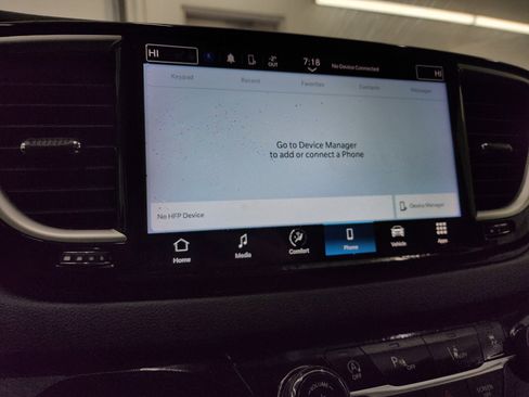 Used 2024 Chrysler Pacifica Touring-L image 48