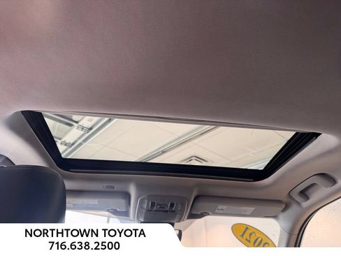 Used 2021 Toyota Highlander Limited AWD/4WD image 26