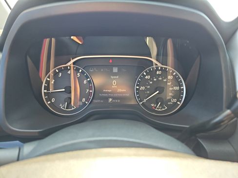 Used 2020 Nissan Titan SV w/ SV Convenience Package RWD image 16