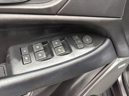 Used 2017 Cadillac Escalade Luxury image 14