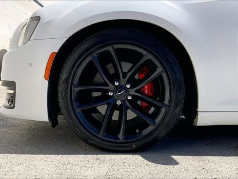 Used 2023 Chrysler 300 C RWD image 8