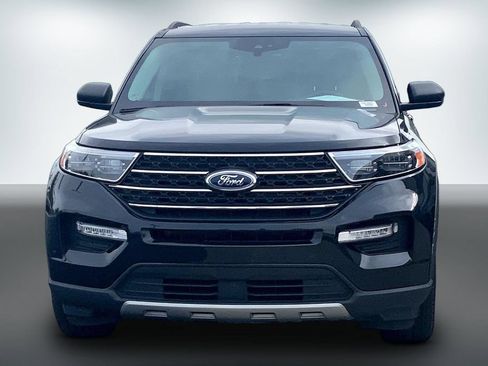 Used 2023 Ford Explorer XLT w/ Equipment Group 202A AWD/4WD image 7