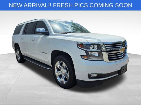 Used 2019 Chevrolet Suburban Premier AWD/4WD image 6