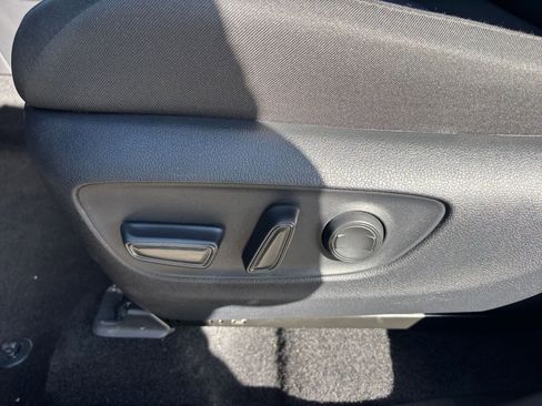 Used 2025 Toyota RAV4 XLE image 22