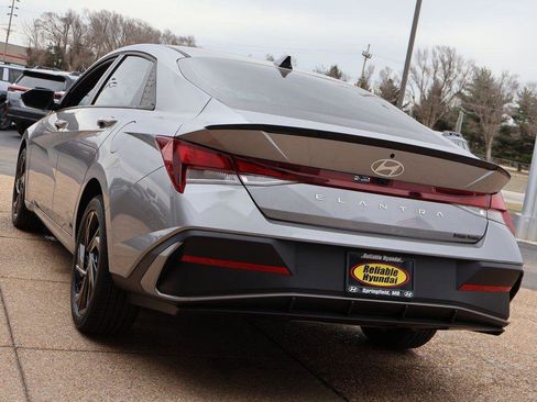 New 2026 Hyundai Elantra Sport FWD image 4