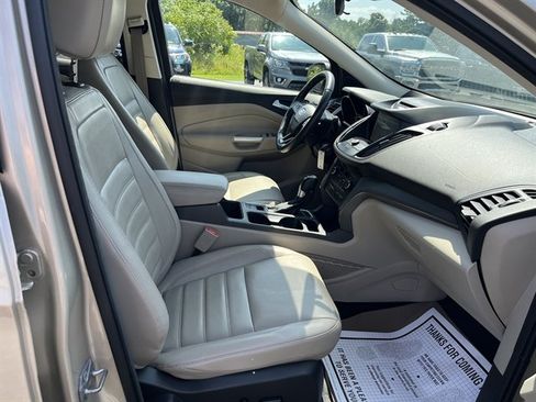 Used 2017 Ford Escape SE w/ SE Leather Comfort Package AWD/4WD image 36