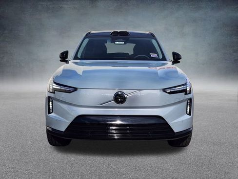 New 2025 Volvo EX90 Plus image 3