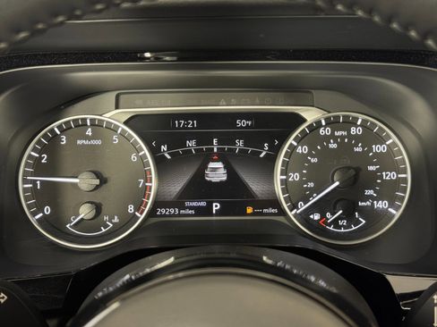 Used 2023 Nissan Pathfinder SL image 16