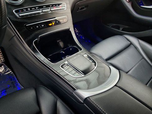 Certified 2022 Mercedes-Benz GLC 300 image 20