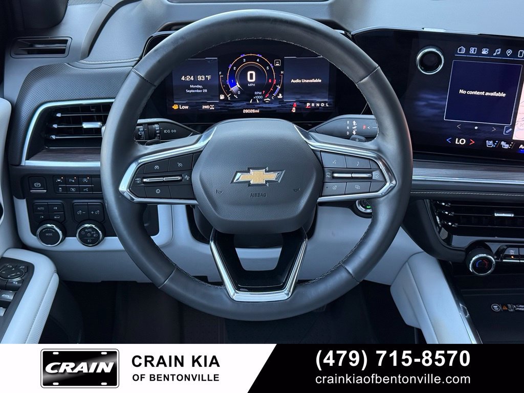 Used 2025 Chevrolet Suburban Premier AWD/4WD image 13