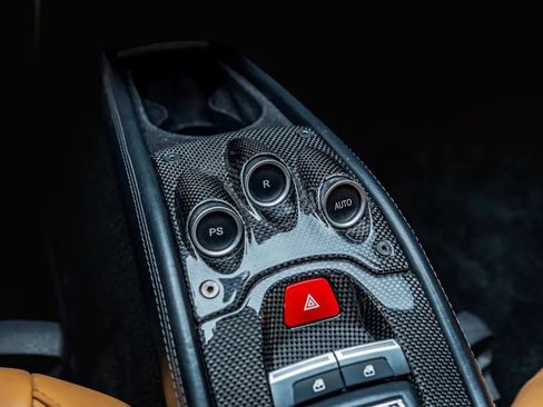 Used 2014 Ferrari 458 Italia Coupe RWD image 16