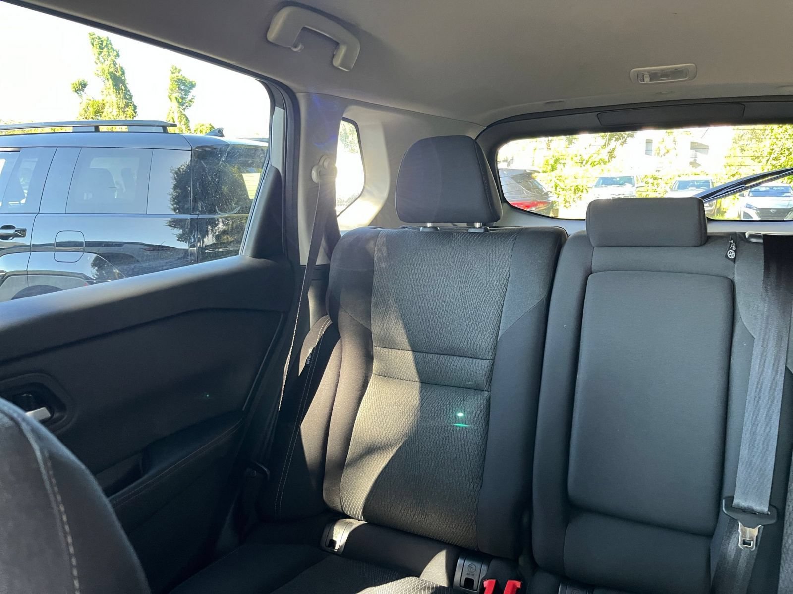 Used 2025 Nissan Rogue SV AWD/4WD image 40