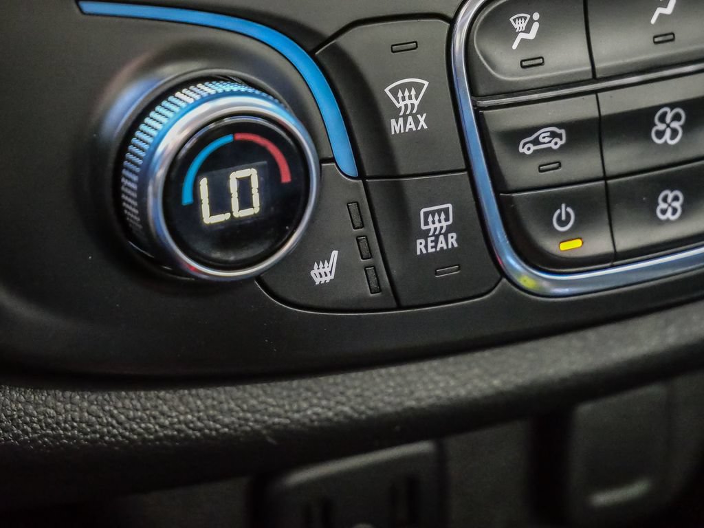 Used 2021 Chevrolet Traverse LT FWD image 35