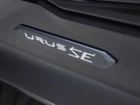 Used 2025 Lamborghini Urus SE image 11