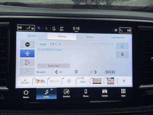 Used 2024 Chrysler Pacifica Touring-L image 42