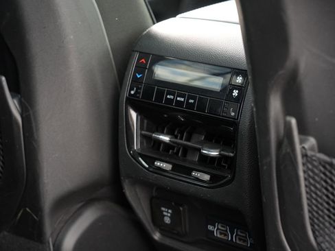 Used 2024 Jeep Grand Cherokee L Limited w/ Luxury Tech Group II image 30